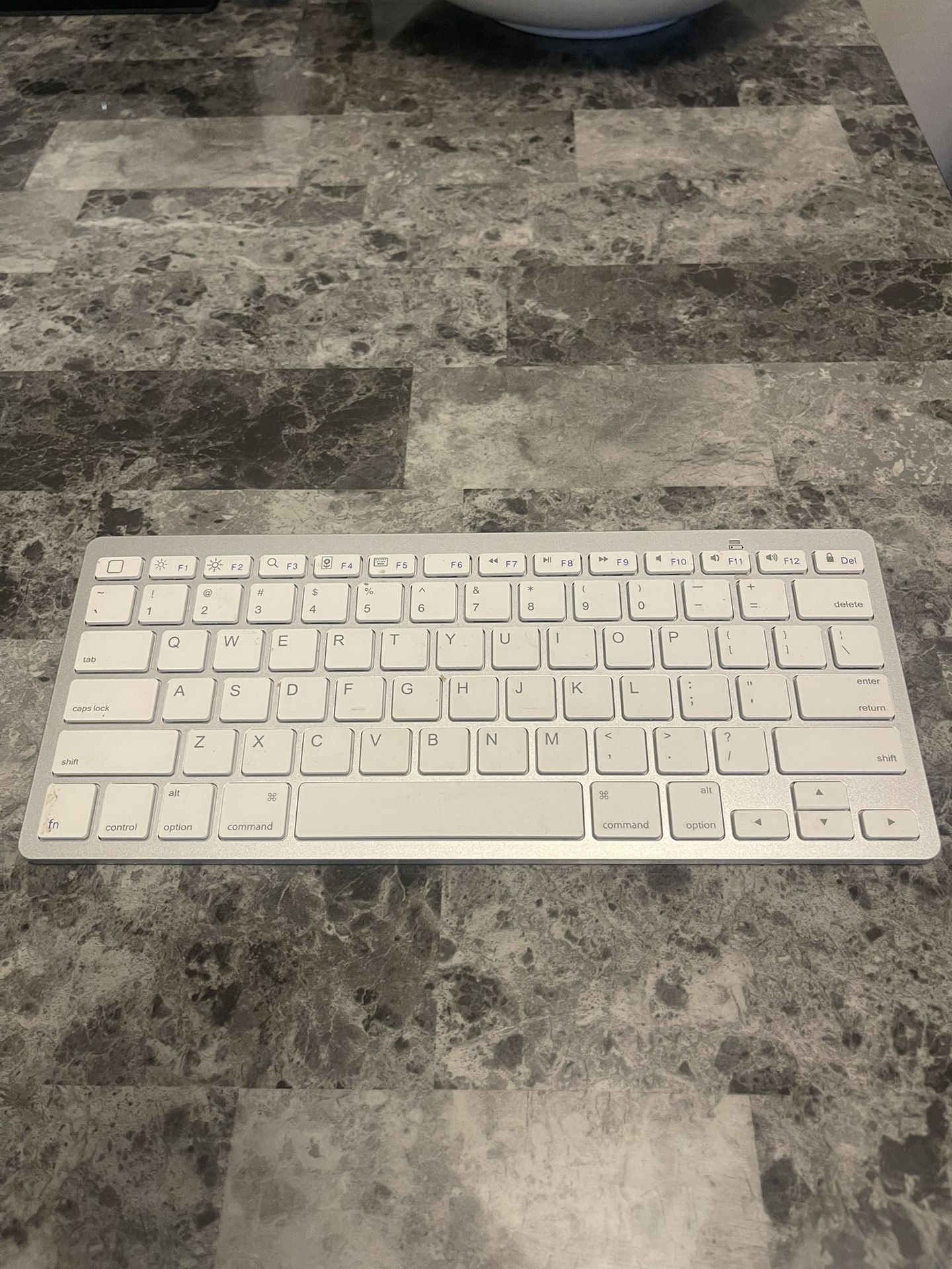 Omoton Wireless Keyboard 