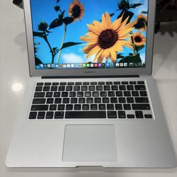 i5..i5…MACBOOK AIR 13 Inches SLIM ..( MONTERREY SOFTWARE ) 256.0  SSD. ( Capacity )  8.0 GB RAM . READY FOR CLASSES  Looks Like Brand New  