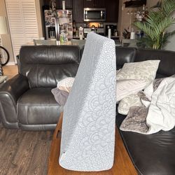 Bed wedge / pillow