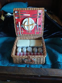 Vintage Abercrombie and Fitch Picnic Basket