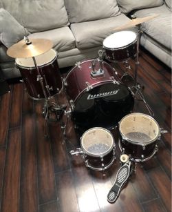 Ludwig backbeat drum set