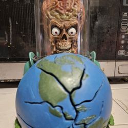 Spirit Halloween MARS ATTACKS Light-Up STATUE