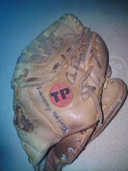 ALEX RODRIGUEZ SIGNED GAME AND PRACTICE USED BASEBALL GLOVE