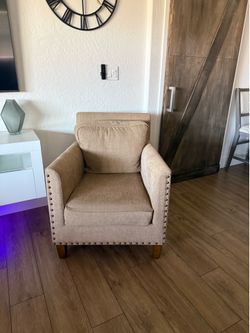 Accent chair