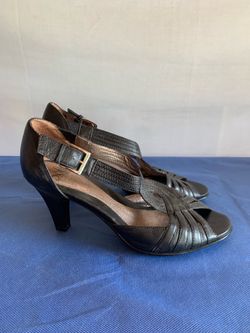 Sofft Black Leather Crisscross Strappy Peep-Toe Heels - Size