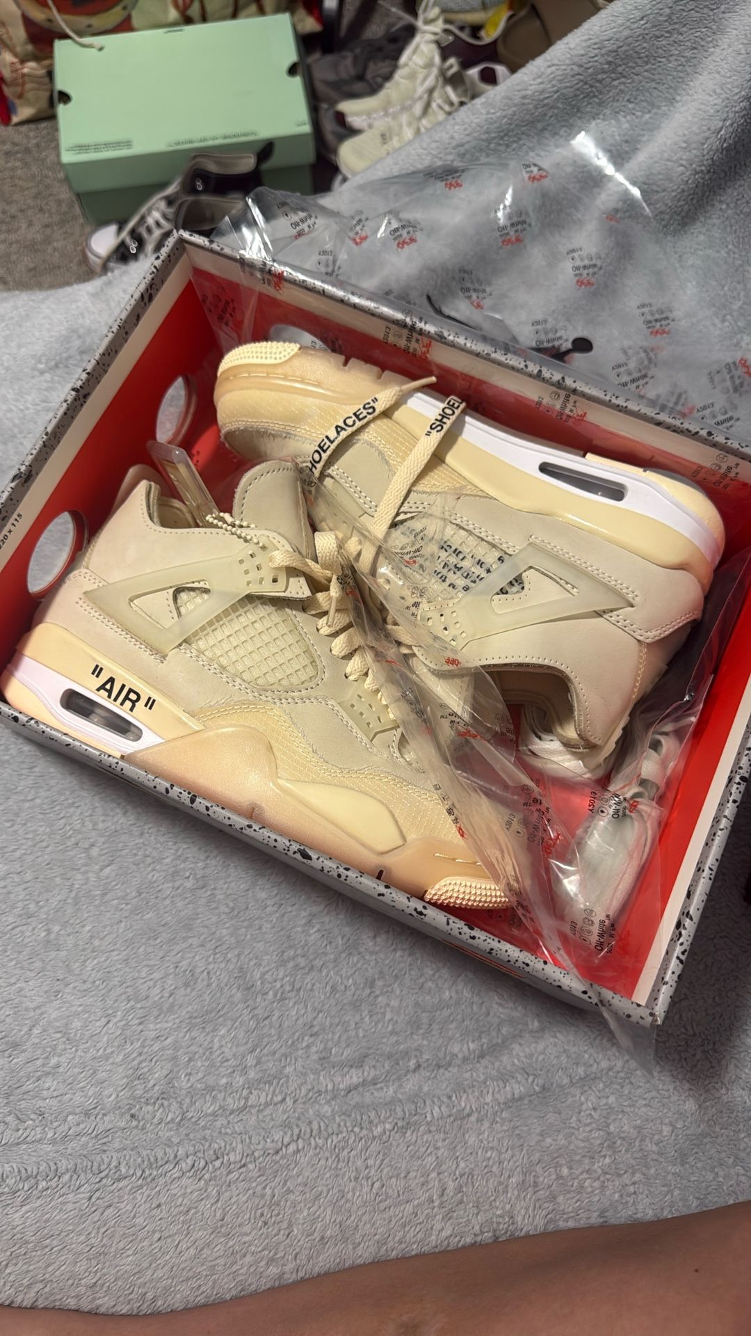 Air Jordan 4 Off White