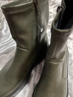 Rain Boots Soda Khaki Color New Size 9 