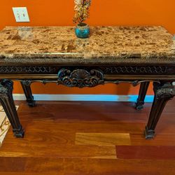 Elegant Traditional Marble-Top Accent Table – Ornate Carved Wood
