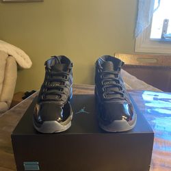 AIR JORDAN 11 GAMMA BLUE SIZE 8