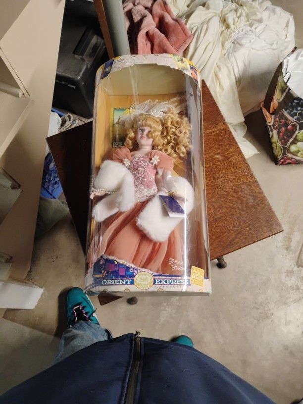 Porcelain Doll Orient Express Collection Tatiana Petrova