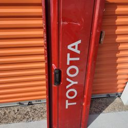 *** TOYOTA TACOMA TAILGATE ***
