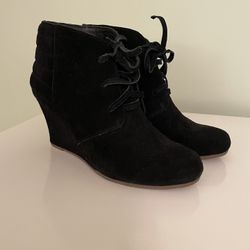 Dolce Vita Black Suede Wedge Ankle Bootie Size 10