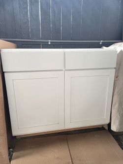 Base cabinet kitchen cabinet 36" wide
$150