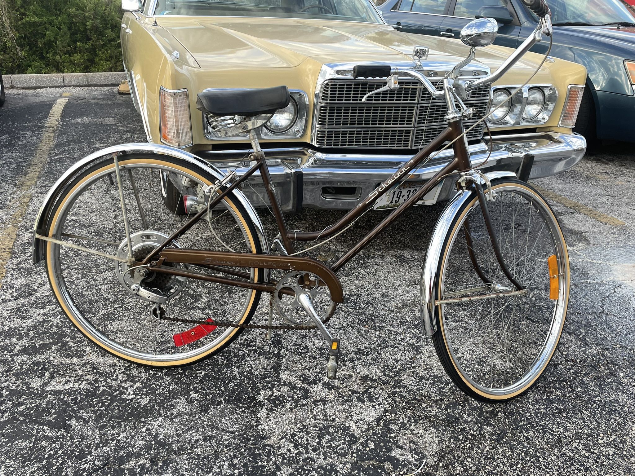 1968 Vintage Schwinn Ladies Collegiate 5 Speed City Cruising Bicycle/Bike