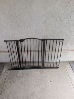 Regallo compression style baby gate