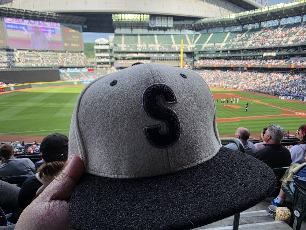 New Never Worn - Seattle Mariners - Seattle Steelheads Adjustable Cap