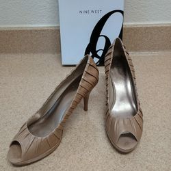 New Nine West Women's Beige Leather Mid Heel Pump Peep Toe Size 9