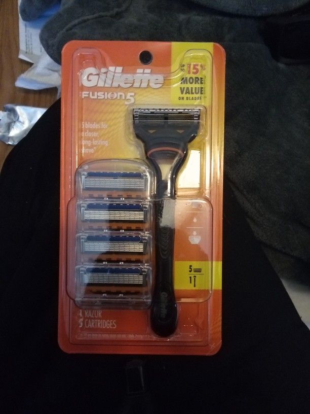 Gillette Fusion 5 Razor W/5 Cartridges