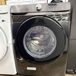 New open box Samsung 4.5 cu. ft. High-Efficiency Front Load Washer in Brushed Black with Self-Clean+