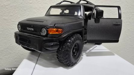 Jada Toys Toyota FJ Cruiser 1:24 Diecast Model – Black – No Box