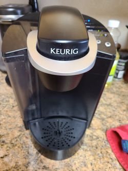 Keurig K-cup coffee brewer. 3 size cups