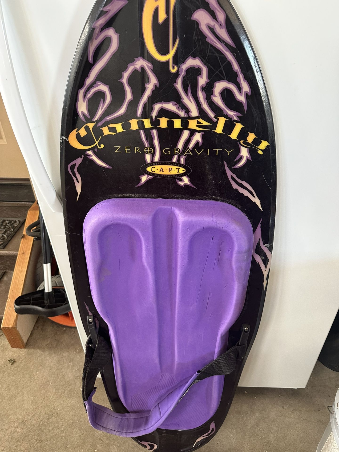 Connelly zero gravity kneeboard