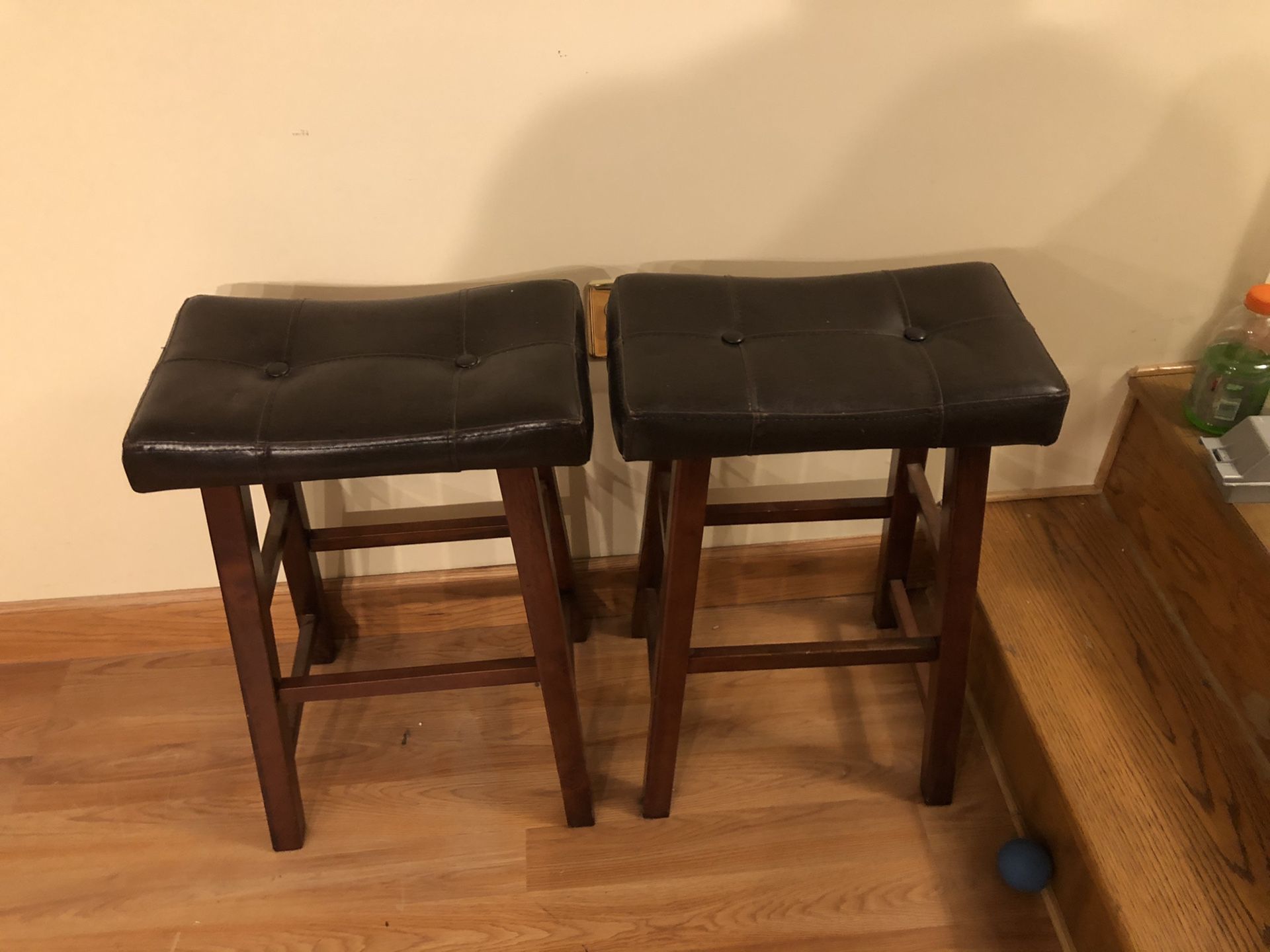 2 bar stools brown