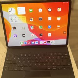 iPad Pro /apple Magic Keyboard/ Apple Pen