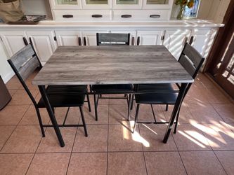 Dining set