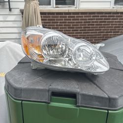 2005-2008 Toyota Corolla Headlight 