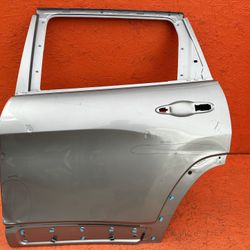 2014 - 2020 JEEP CHEROKEE LEFT DRIVER SIDE DOOR SHELL OEM