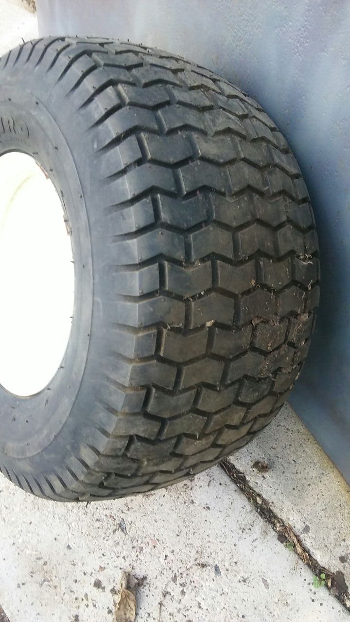 Riding mower tire.18x9.50-8.