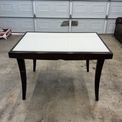 Modern Extendable Dining Table – Glass Top