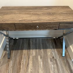 Desk With Silver Legs 