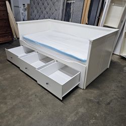 Twin Day Bed And Trundle 