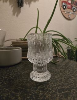 Iittala Ultima Thule Red Wine Glasses