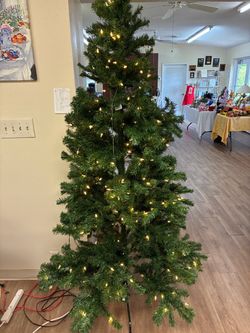 Pre-Lit Artificial Christmas Tree