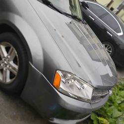 Is A Dodge Avenger Sxt Sedan 2008 Gray 