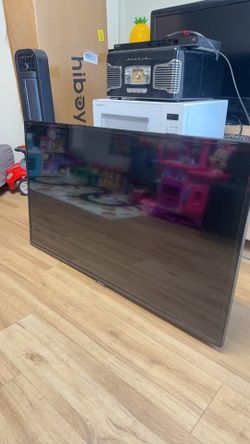 50-inch Samsung LED TV in great working condition. Clear picture, no issues