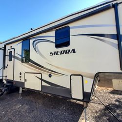 2017 Sierra 38ftt luxury 5th wheel 3 slides 3 sinks delivered/setup
