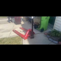 Raymond Pallet Jack 