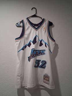 Mitchell's and Ness Carl Malone Utah jazz jersey