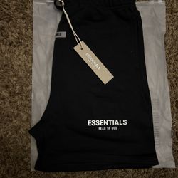 ESSENTIALS Shorts 