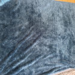 Pretty Teal Blanket, by Berkshire, Great Condition!