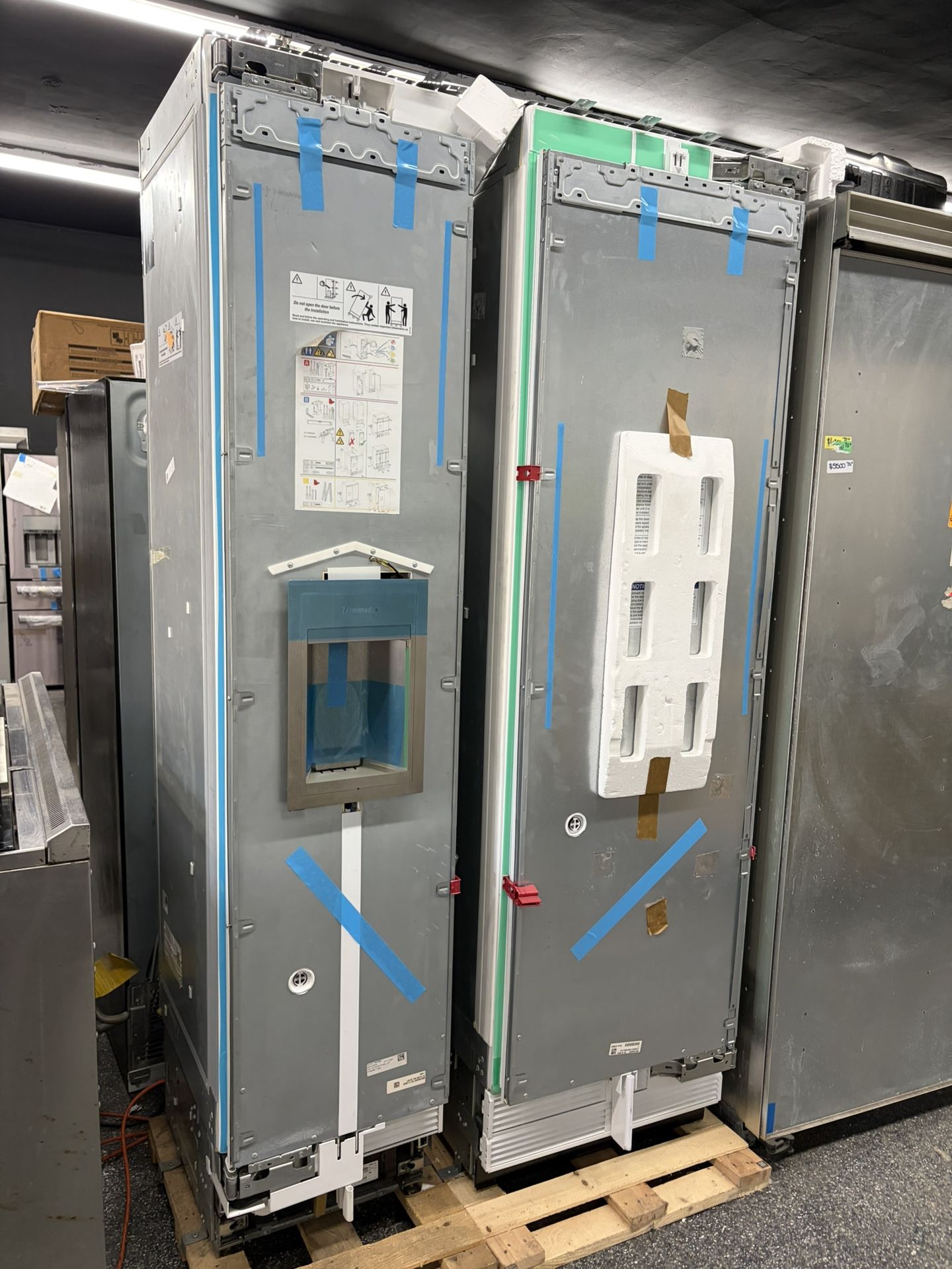 Thermador Built In Panel Ready 42” Fridge Freezer Column Set Ice & Water