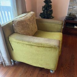 Single seater sofa / Green colored upholstery / discounted price 