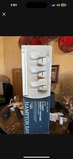 Hampton Three Light Vanity Fixture