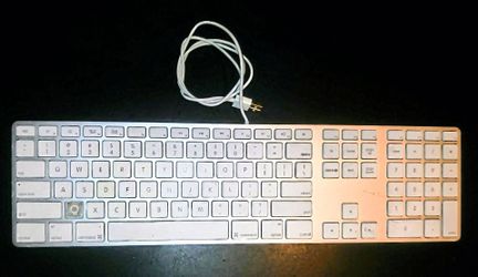 Apple Wired Keyboard