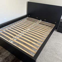 Ikea queen table with slates