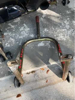 Pit Bull rear motorcycle stand